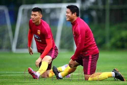 中国杯 | 范晓冬:我们会把头抬起来,为下一场比赛全力以赴 中国杯 | 范晓冬:我们会把头抬起来,为下一场比赛全力以赴